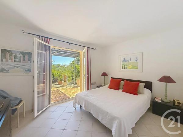 Maison à vendre  6 pièces - 174 m 2   LA CROIX VALMER  - 83