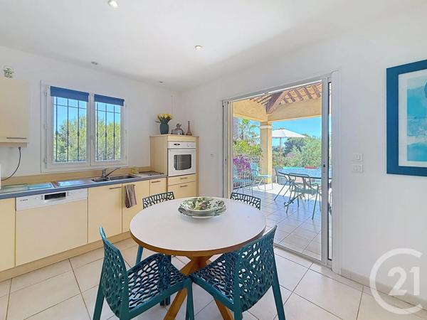 Maison à vendre  6 pièces - 174 m 2   LA CROIX VALMER  - 83