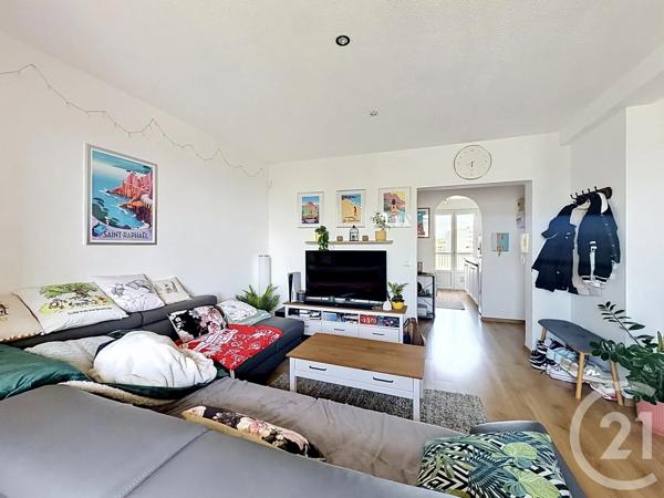 Appartement T4 à vendre  4 pièces - 67,80 m 2   FREJUS  - 83