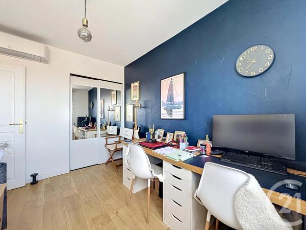 Appartement T4 à vendre  4 pièces - 67,80 m 2   FREJUS  - 83