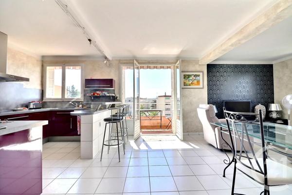 Appartement T4 à vendre  4 pièces - 67,80 m 2   FREJUS  - 83