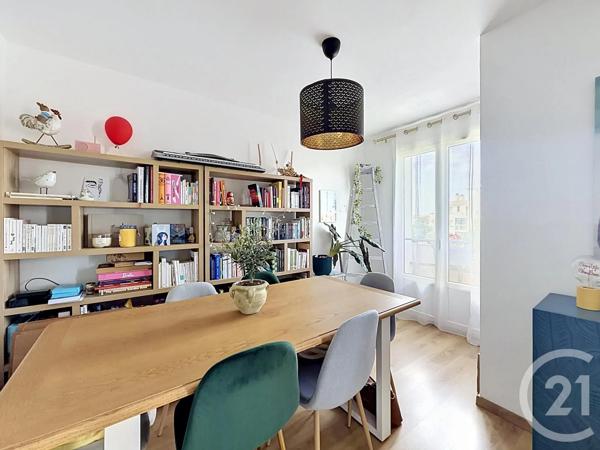 Appartement T4 à vendre  4 pièces - 67,80 m 2   FREJUS  - 83