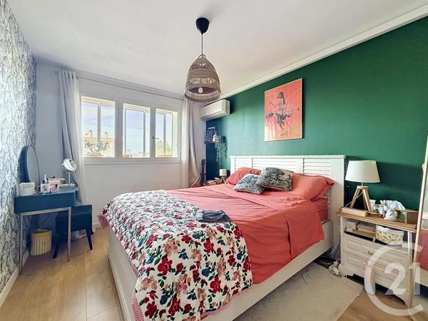 Appartement T4 à vendre  4 pièces - 67,80 m 2   FREJUS  - 83