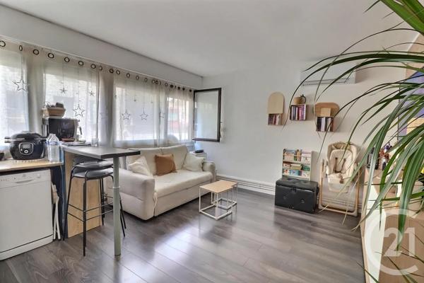Appartement Studio à vendre  1 pièce - 31 m 2   ST RAPHAEL  - 83