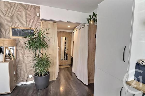 Appartement Studio à vendre  1 pièce - 31 m 2   ST RAPHAEL  - 83
