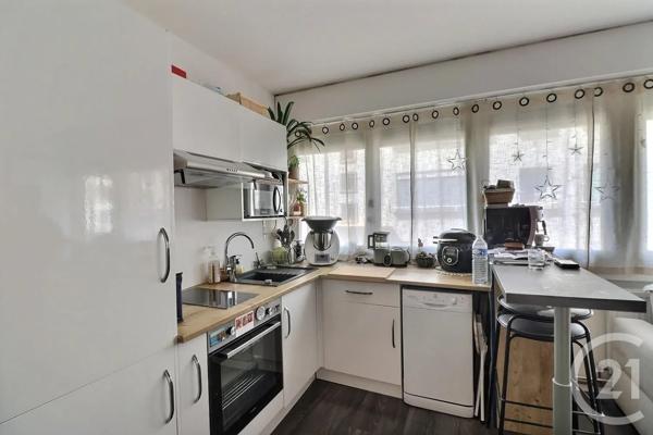 Appartement Studio à vendre  1 pièce - 31 m 2   ST RAPHAEL  - 83
