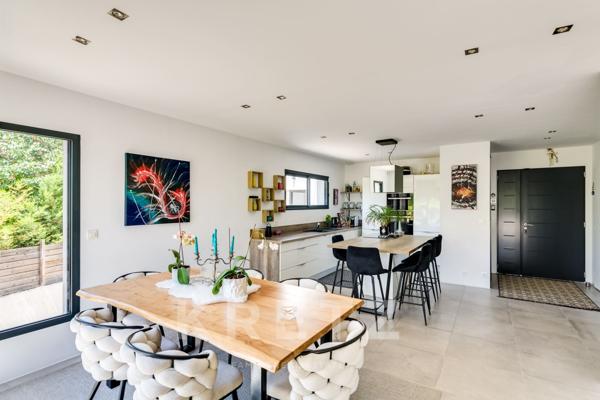 Maison contemporaine avec Piscine