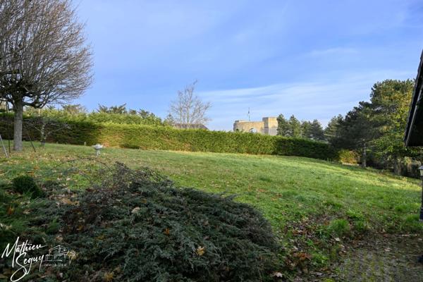 VAUGNERAY - Terrain à bâtir pour une maison P5 à étage + garage