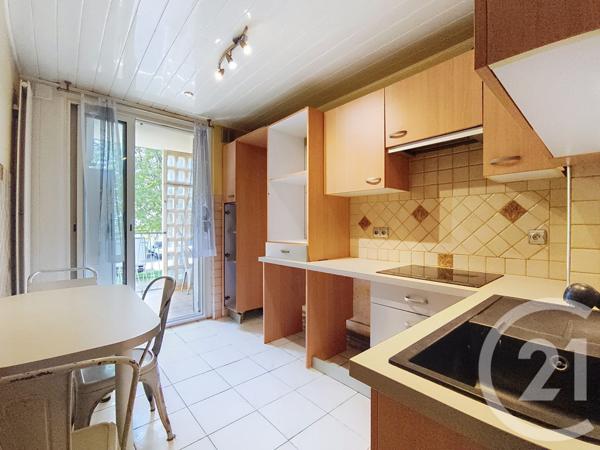 Appartement F4 à vendre  4 pièces - 69 m2 ST FONS - 69