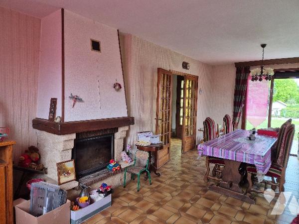 GRAY LA VILLE, pavillon sur sous-sol sur 4565 m² de terrain