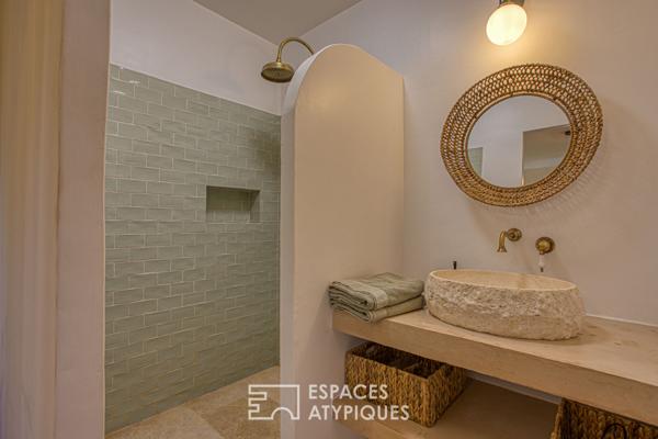 Charme et authenticité pour cette ancienne ferme provençale du XVIIIe siècle