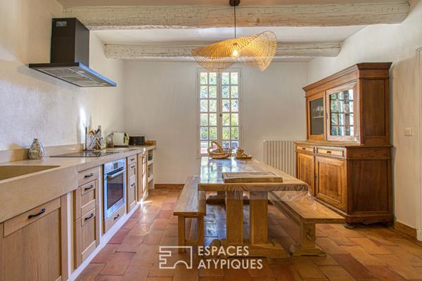 Charme et authenticité pour cette ancienne ferme provençale du XVIIIe siècle