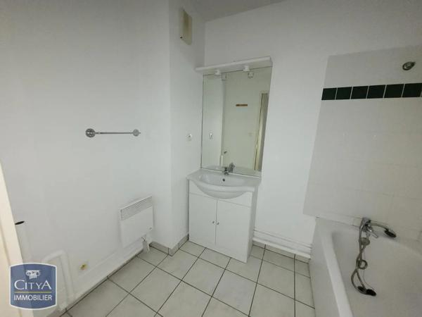 Appartement à louer 2 pièces 48.74m² Blois (41000)
