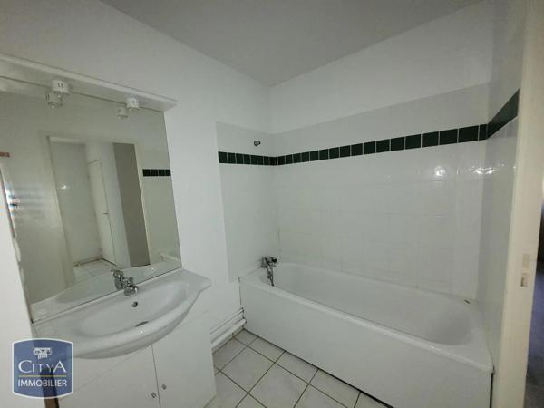 Appartement à louer 2 pièces 48.74m² Blois (41000)