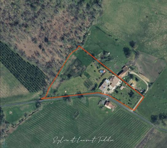 BELLE MAISON EN PIERRE DE 239 M² - TERRAIN DE 1,36 HECTARES - PISCINE ET DEPENDANCES