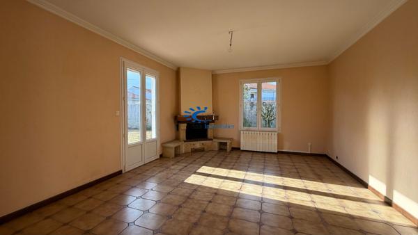 DOMPIERRE-SUR-MER MAISON PLAIN PIED 87 M² AVEC TRAVAUX  Dompierre sur mer