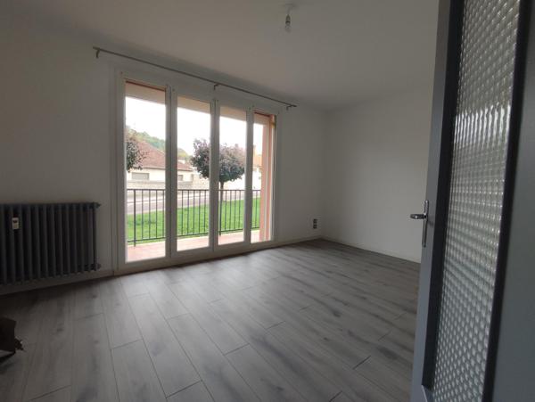 appartement rénové, immeuble isolé