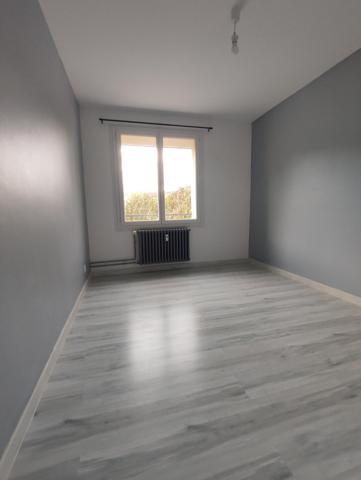 appartement rénové, immeuble isolé