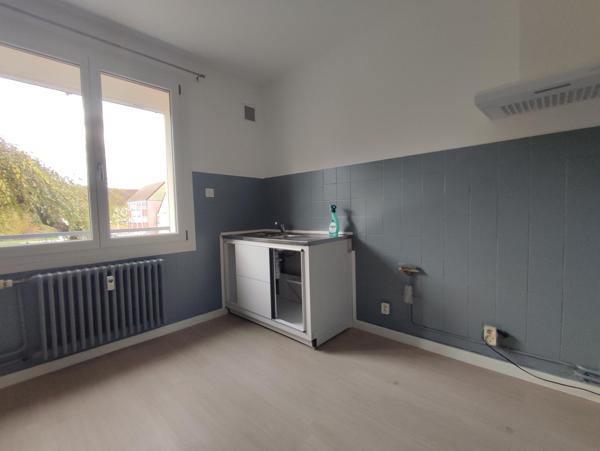 appartement rénové, immeuble isolé