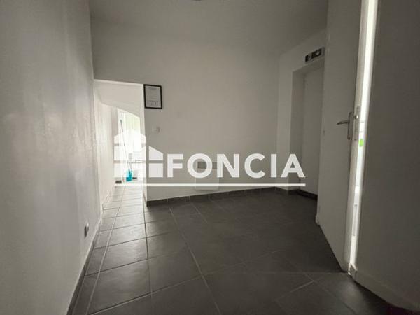 À vendre Local commercial 41 m² - Montereau-fault-yonne 77130