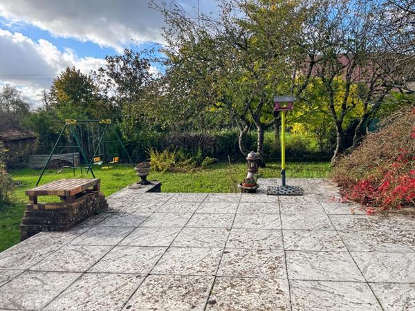 Aumont (39) - Maison - 125m2 - 4 chambres - Jardin arboré