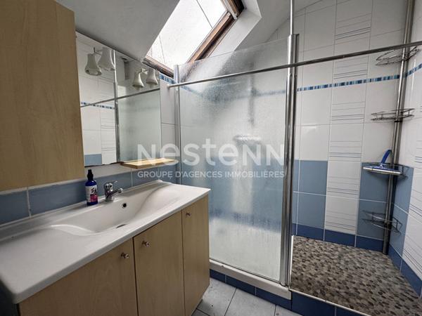 À vendre à PLUMELIAU-BIEUZY ancienne ferme, 6 chambres avec un hangar 670 m²