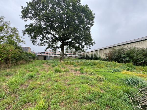 À vendre à PLUMELIAU-BIEUZY ancienne ferme, 6 chambres avec un hangar 670 m²