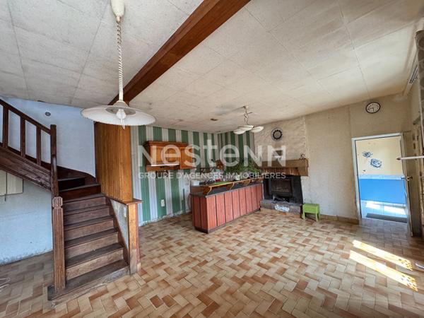 À vendre à PLUMELIAU-BIEUZY ancienne ferme, 6 chambres avec un hangar 670 m²