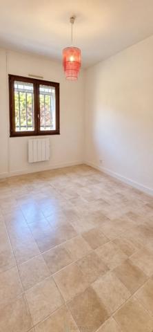 COURNON-D’AUVERGNE, 135 M², PARCELLE 580 M², EMPLACEMENT À FORTE VISIBILITÉ