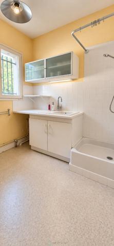 COURNON-D’AUVERGNE, 135 M², PARCELLE 580 M², EMPLACEMENT À FORTE VISIBILITÉ