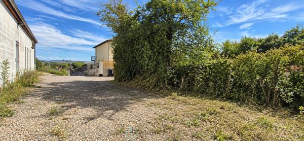 COURNON-D’AUVERGNE, 135 M², PARCELLE 580 M², EMPLACEMENT À FORTE VISIBILITÉ