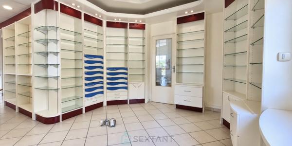 COURNON-D’AUVERGNE, 135 M², PARCELLE 580 M², EMPLACEMENT À FORTE VISIBILITÉ