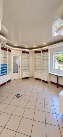 COURNON-D’AUVERGNE, 135 M², PARCELLE 580 M², EMPLACEMENT À FORTE VISIBILITÉ