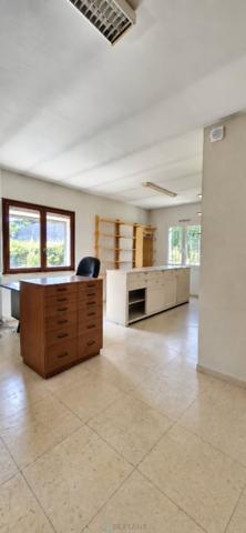 COURNON-D’AUVERGNE, 135 M², PARCELLE 580 M², EMPLACEMENT À FORTE VISIBILITÉ