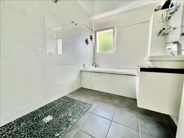 Maison à vendre |  La Chapelle-sur-Erdre |  5 pièces | 130 m²