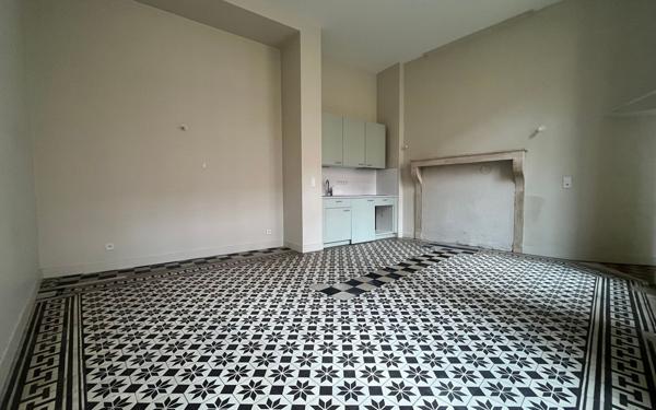 Appartement à louer    1 pièce • 33,06 m2 Mâcon