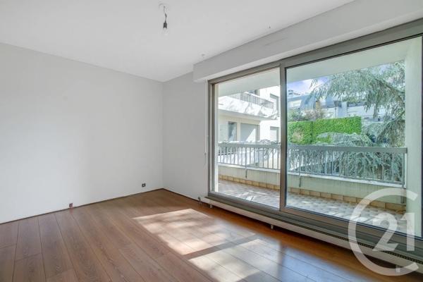 Appartement F3 à vendre  3 pièces - 66,35 m 2   PARIS  - 75019