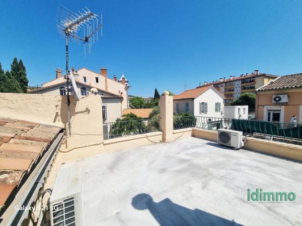 Rare Draguignan belle maison de ville F3/4 107m² terrasse véranda 2 garages caves 267000€ dpe d Draguignan (83300)