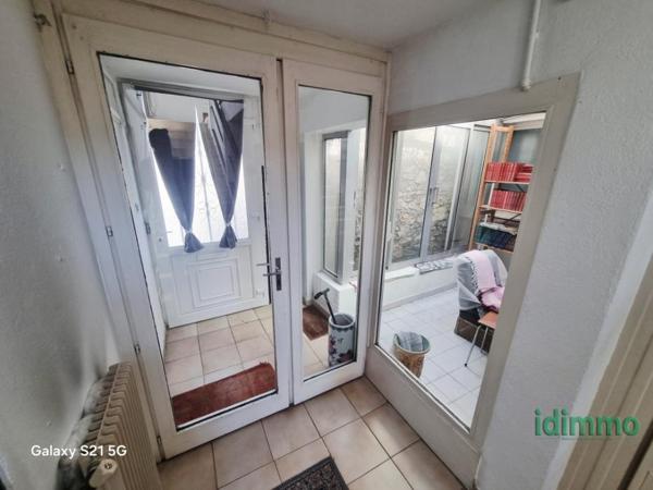 Rare Draguignan belle maison de ville F3/4 107m² terrasse véranda 2 garages caves 267000€ dpe d Draguignan (83300)