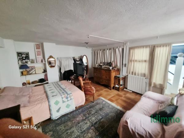 Rare Draguignan belle maison de ville F3/4 107m² terrasse véranda 2 garages caves 267000€ dpe d Draguignan (83300)