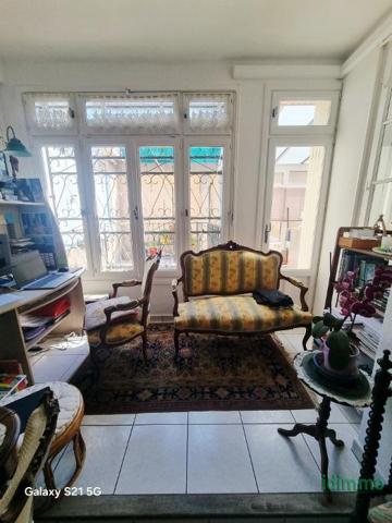 Rare Draguignan belle maison de ville F3/4 107m² terrasse véranda 2 garages caves 267000€ dpe d Draguignan (83300)