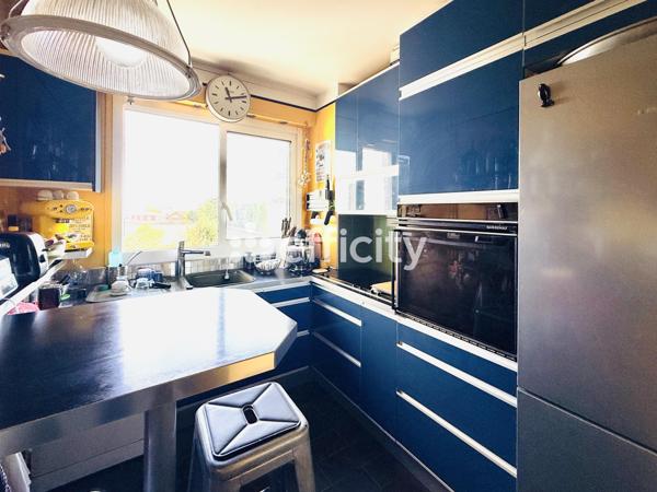 Appartement
         4 pièces
        - 85 m² Exclusivité 450 000 € *