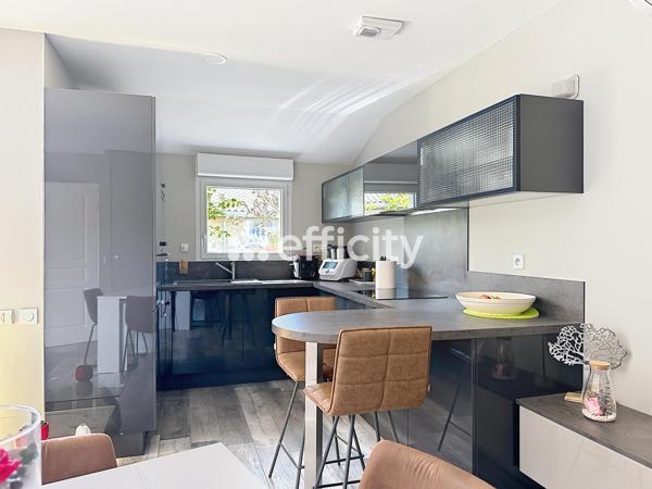 Maison
         3 pièces
        - 60 m² Exclusivité 215 000 € *