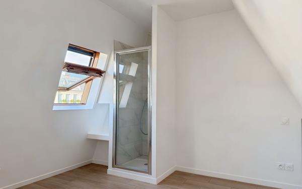 Appartement à vendre    1 pièce • 9,60 m2 Paris 16