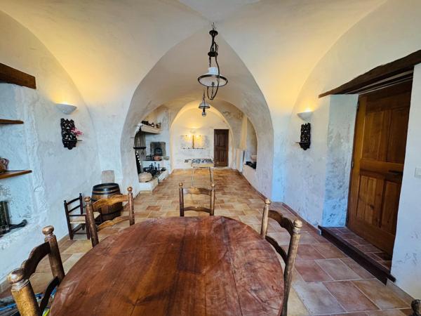 Propriété historique avec jardin et caves