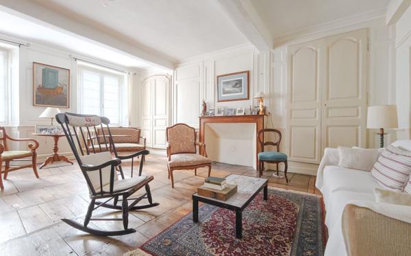 Appartement à vendre    5 pièces • 250 m2 Aurillac