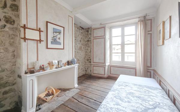 Appartement à vendre    5 pièces • 250 m2 Aurillac