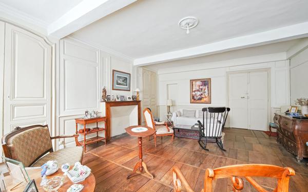 Appartement à vendre    5 pièces • 250 m2 Aurillac