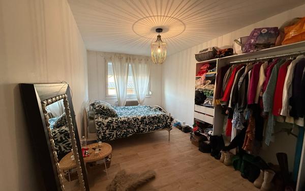 Maison à vendre    2 pièces • 78 m2 Saint-Quentin