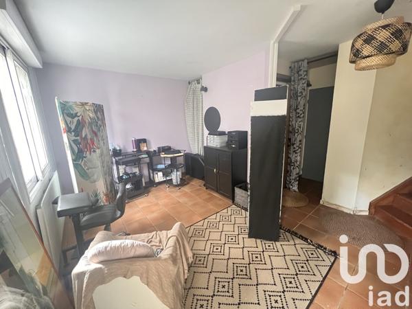 Maison 6 pièces de 111 m² à Savigny-le-Temple (77176)